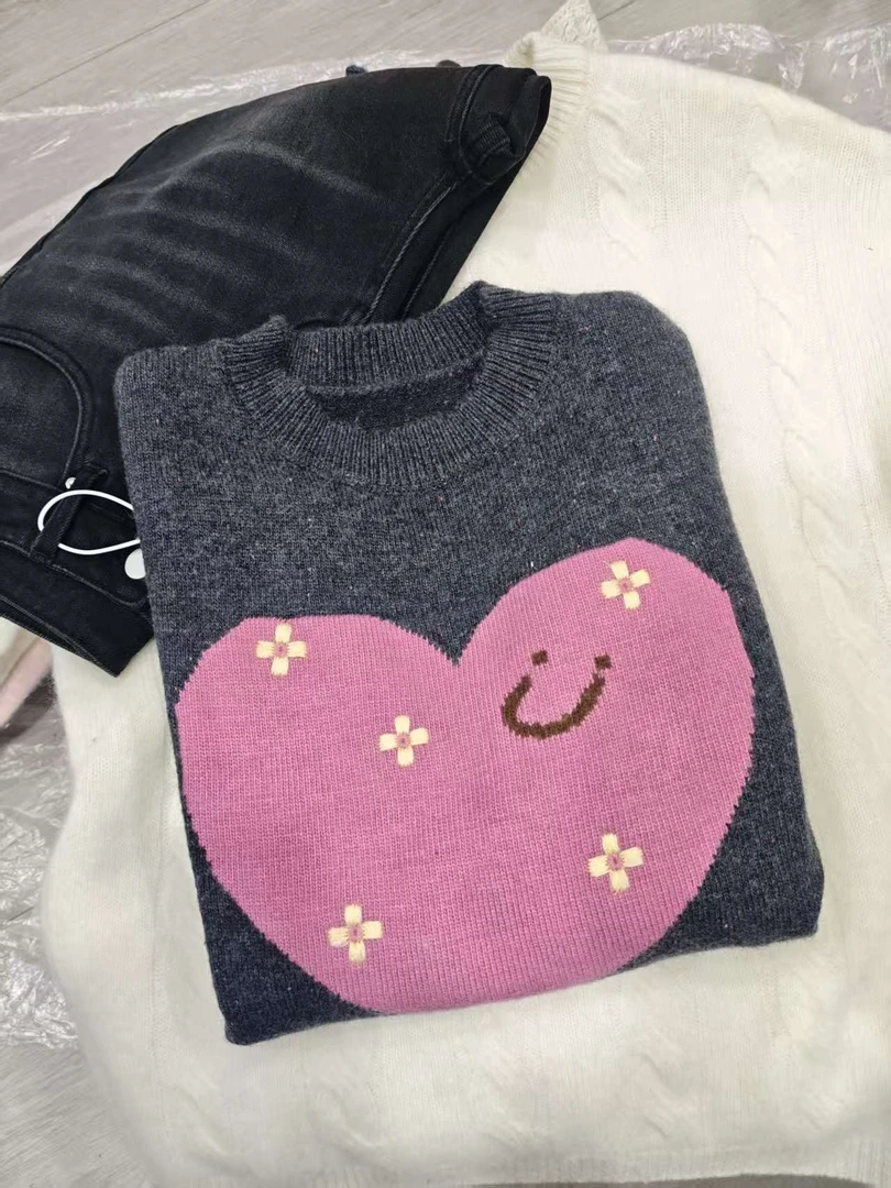 米蓝家名殿好品质点子纱暖粉爱心毛衣6601