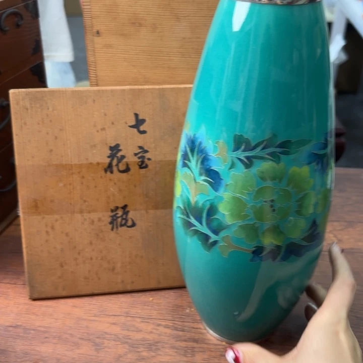 一个陶瓷物件哈哈哈哈