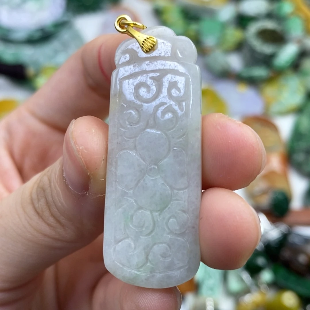 翡翠未镶嵌颈饰吊坠