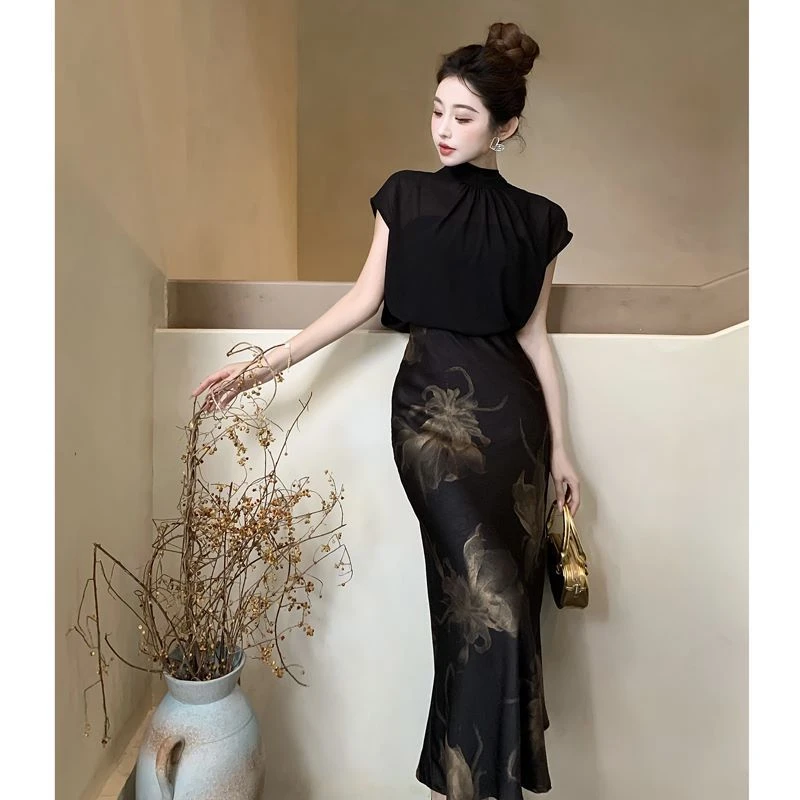 轻熟小众设计感套装女夏季两穿雪纺衫搭黑金印花半身裙气质两