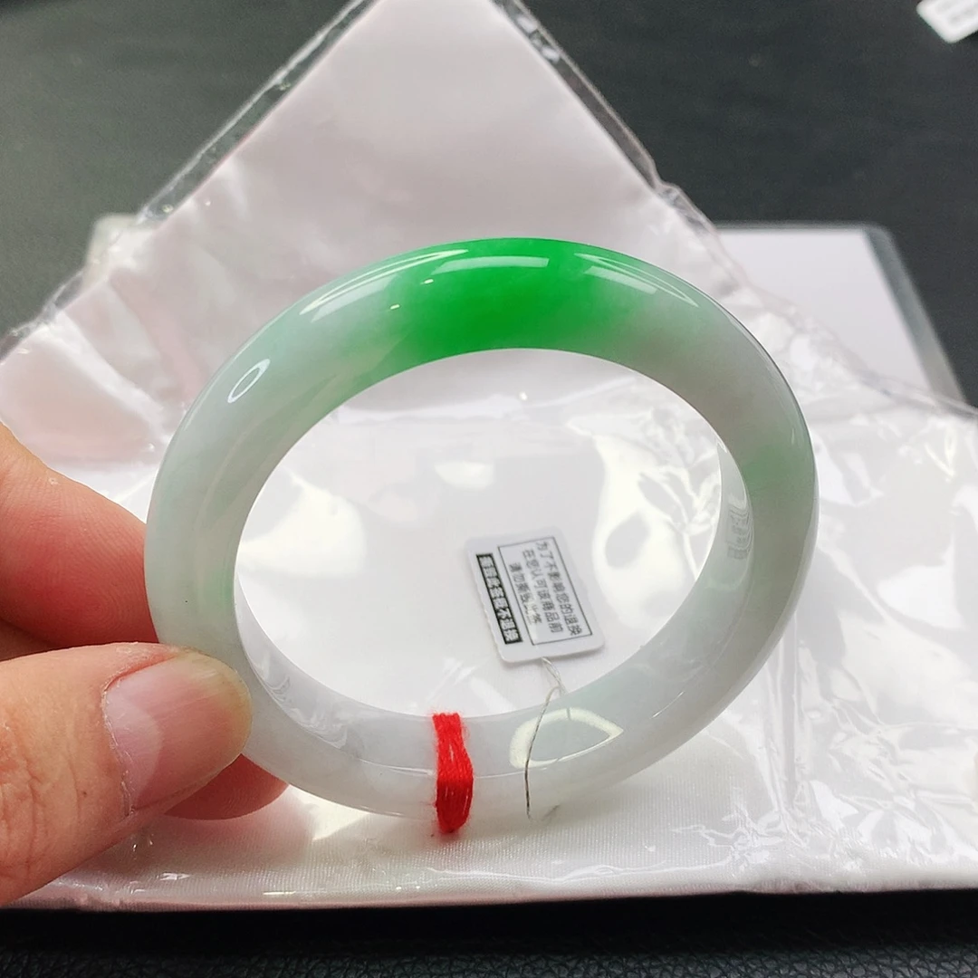 未镶嵌手镯翡翠天然翡翠手镯