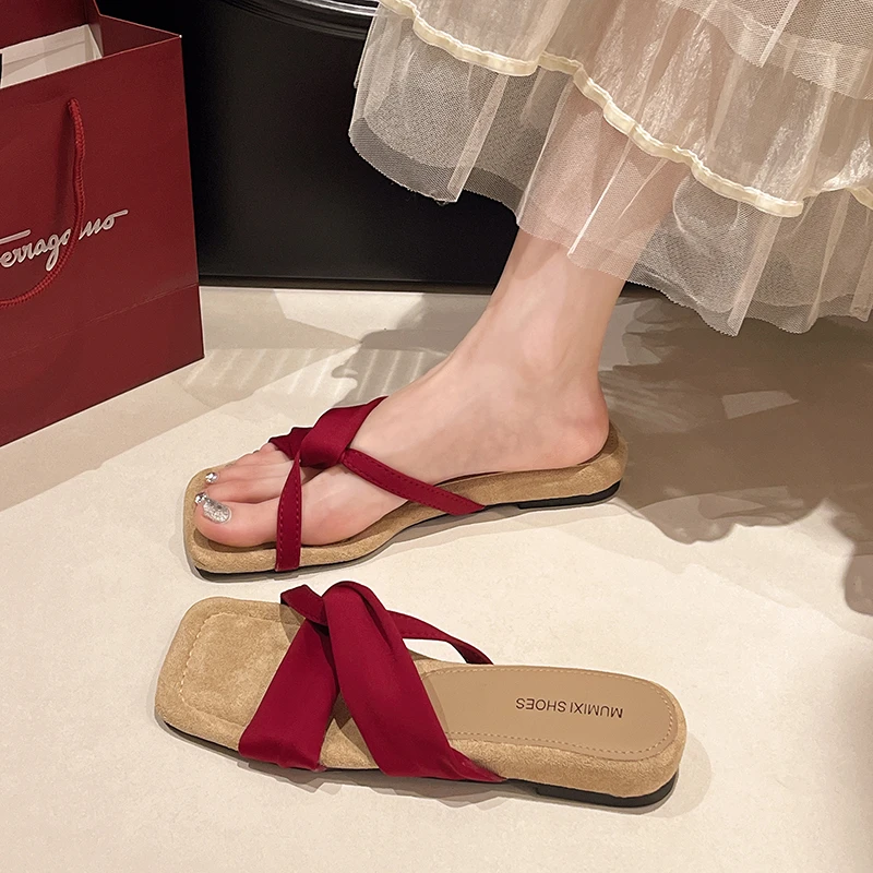 小众设计感粗跟露趾一字拖鞋女夏外穿复古褶皱带沙滩凉拖仙女鞋子