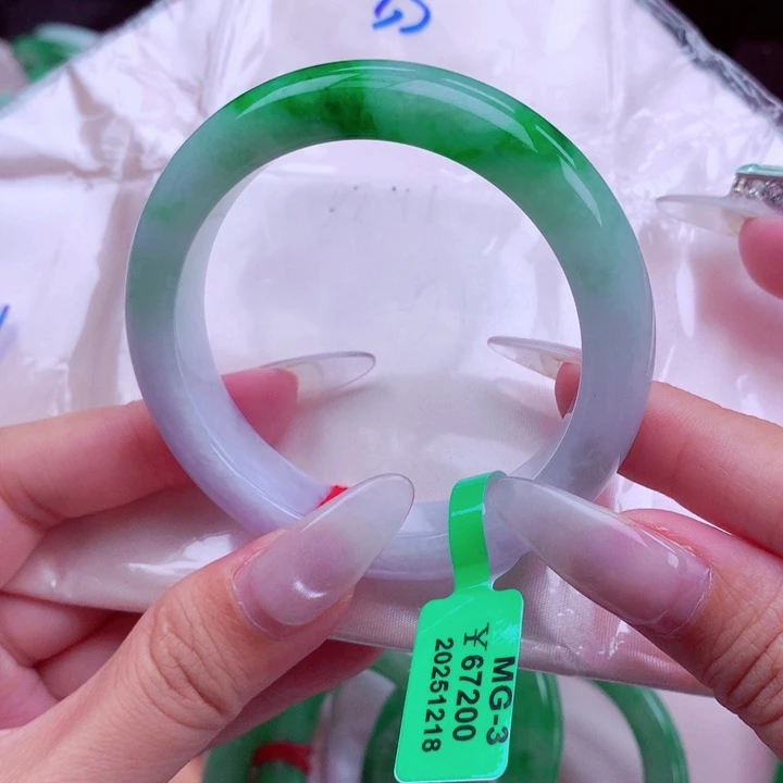 翡翠未镶嵌手镯翡翠