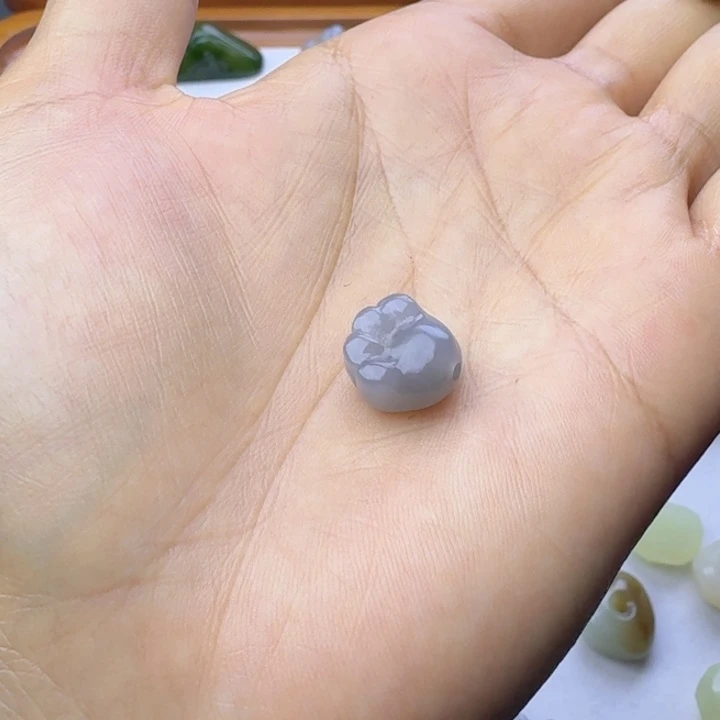 s***a和田玉未镶嵌挂件