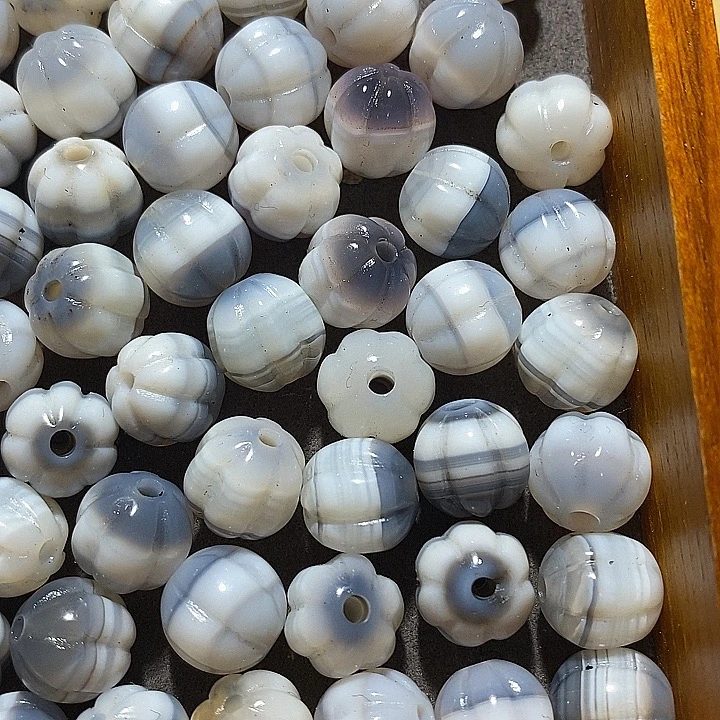 蓝沁缠丝玛瑙瓜珠单珠，尺寸10mm左右，多样发其一