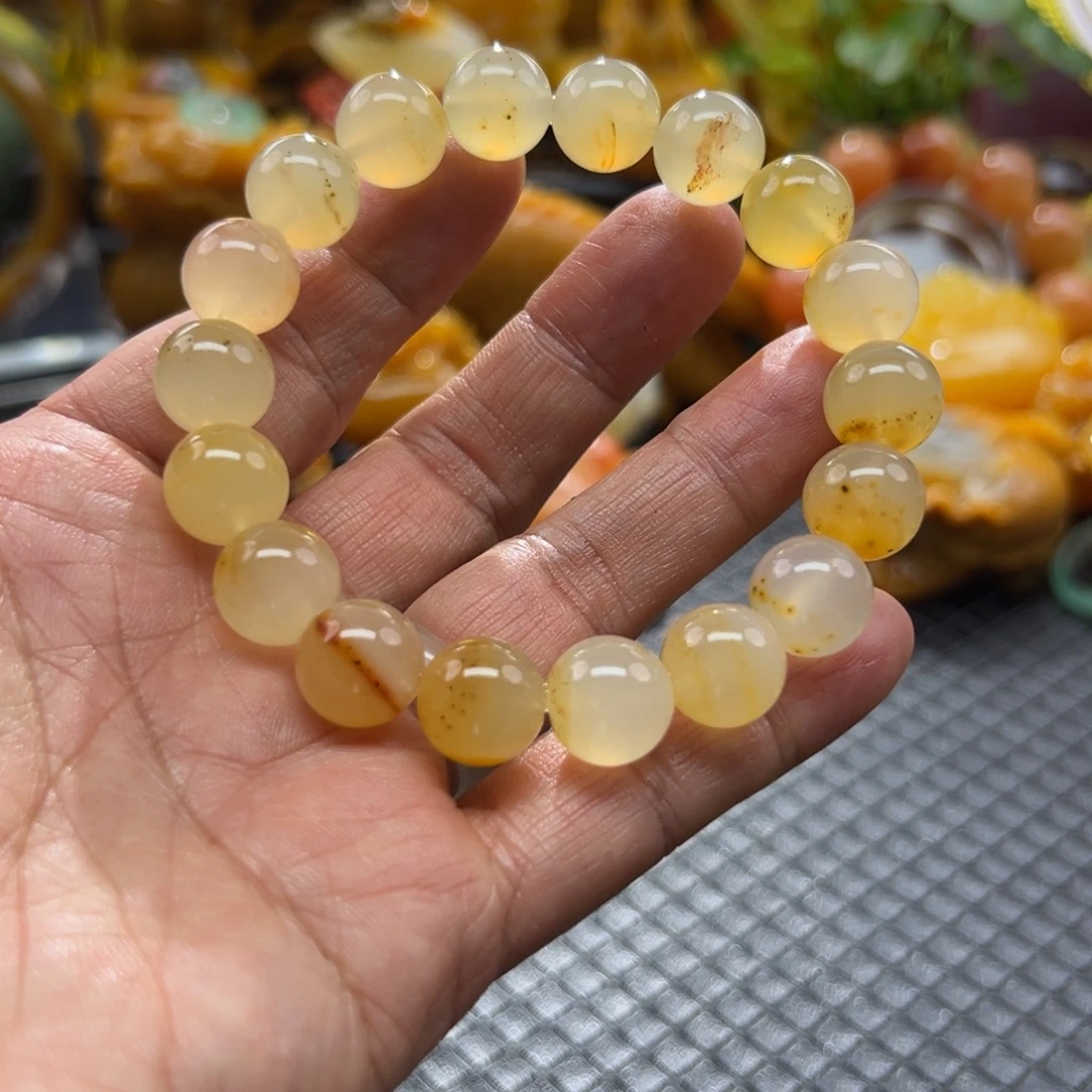 石英质玉未镶嵌颈饰