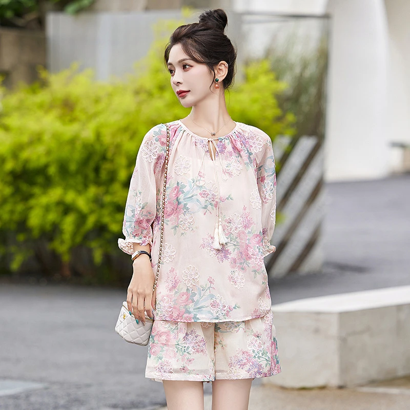 夏上新气质时尚简约大方刺绣设计舒适透气两件套裤百搭小个子