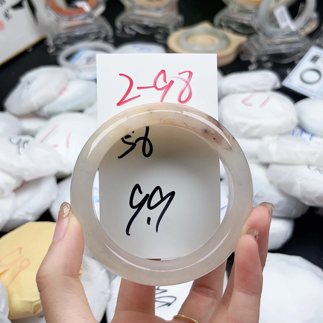 未镶嵌手镯石英质玉2.98