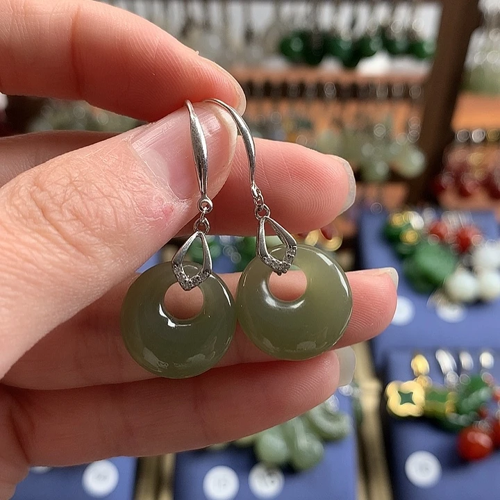 和田玉银S925镶嵌耳饰平安扣15.7左右晴水色