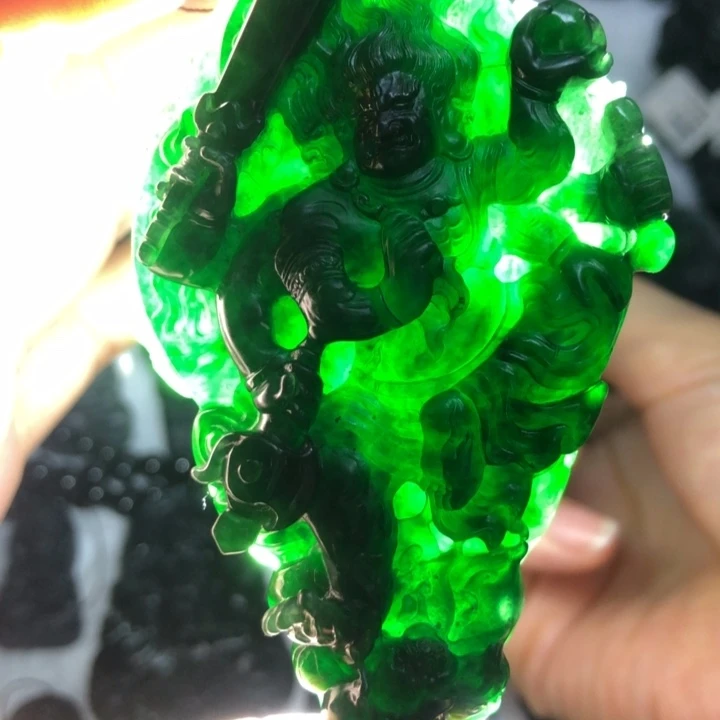 定制翡翠未镶嵌三头六臂不动明王