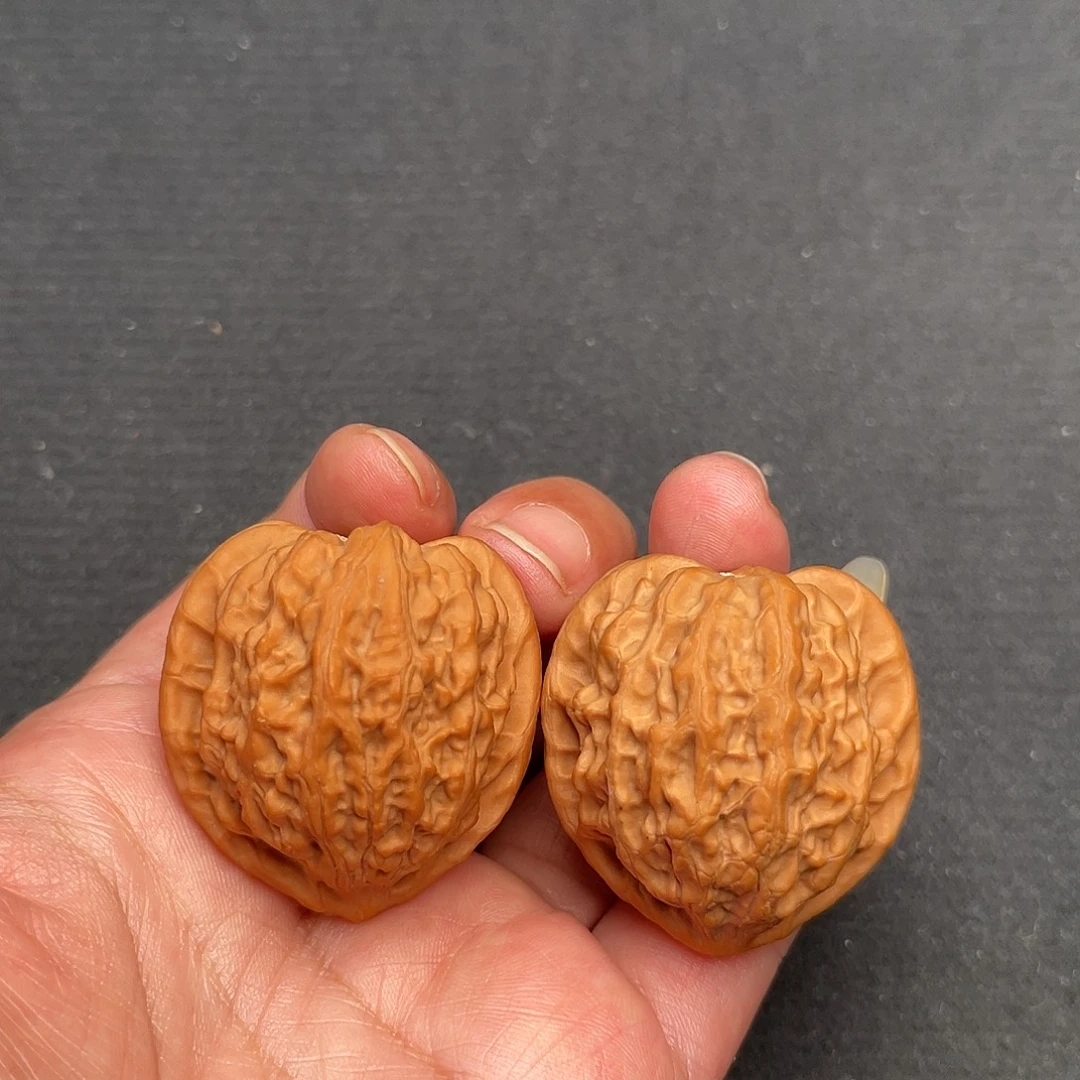 把件桃核36×34精修头茬金牛狮子头A501