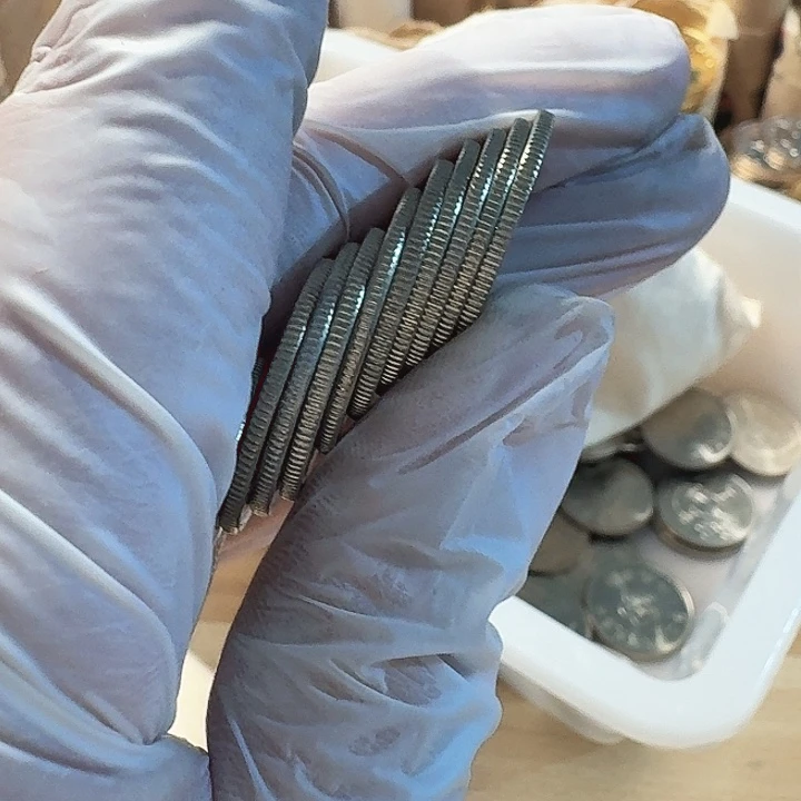 其他普通金属10枚兰花1的币