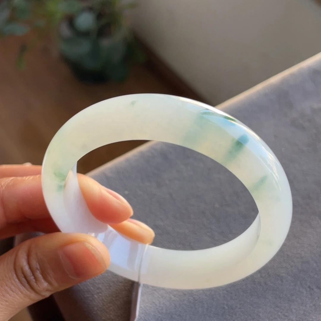 翡翠未镶嵌手镯飘花