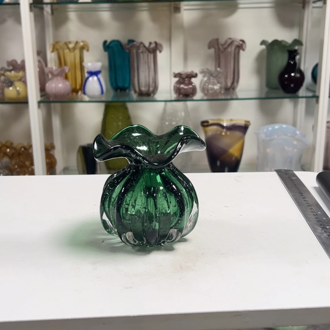 透绿色气泡小花瓶高度10微瑕