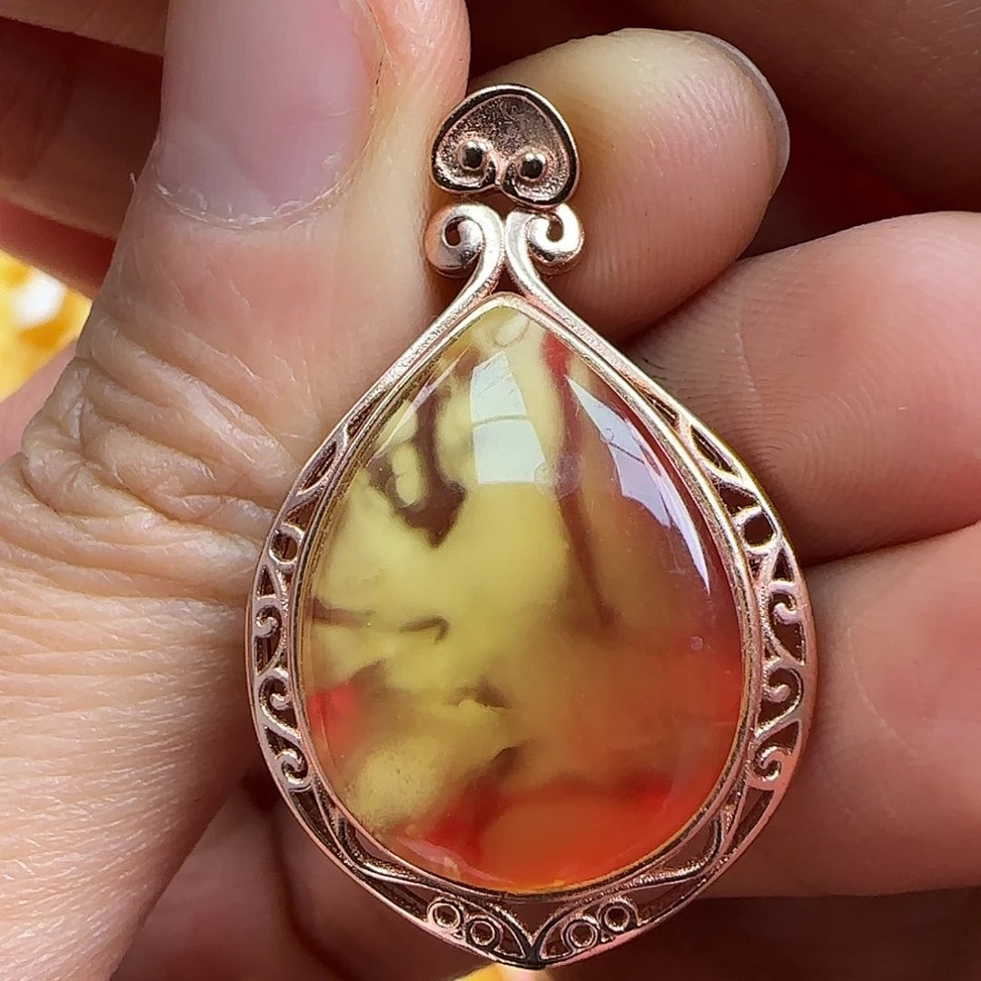 蜜蜡未镶嵌珠宝奇石