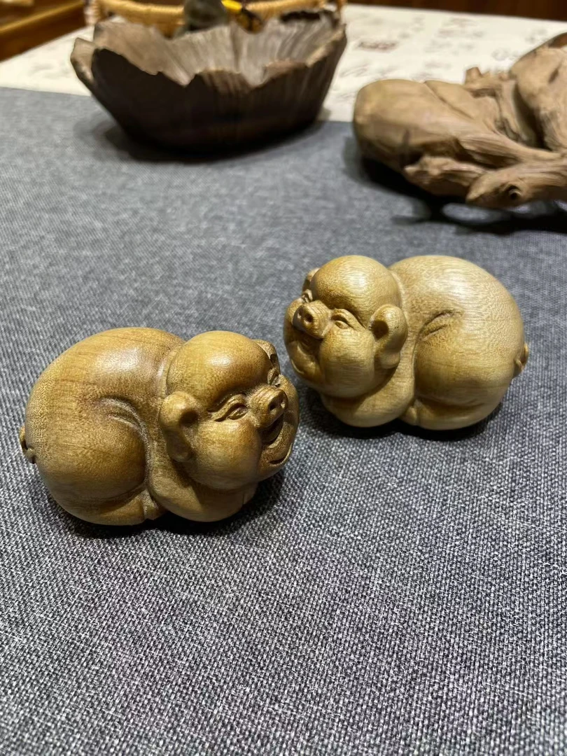 金丝楠木小叶桢楠雕刻发财猪摆件