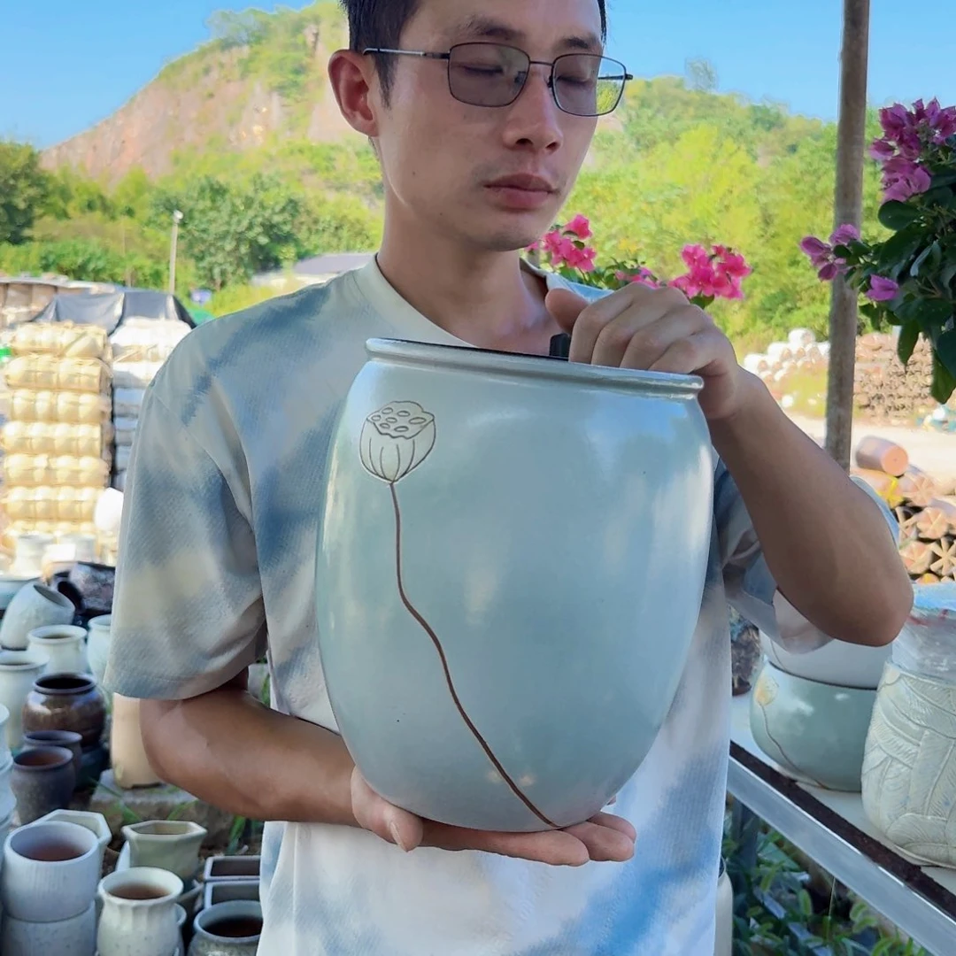 紫砂花盆口19高25（一个莲子天青老庄刻绘