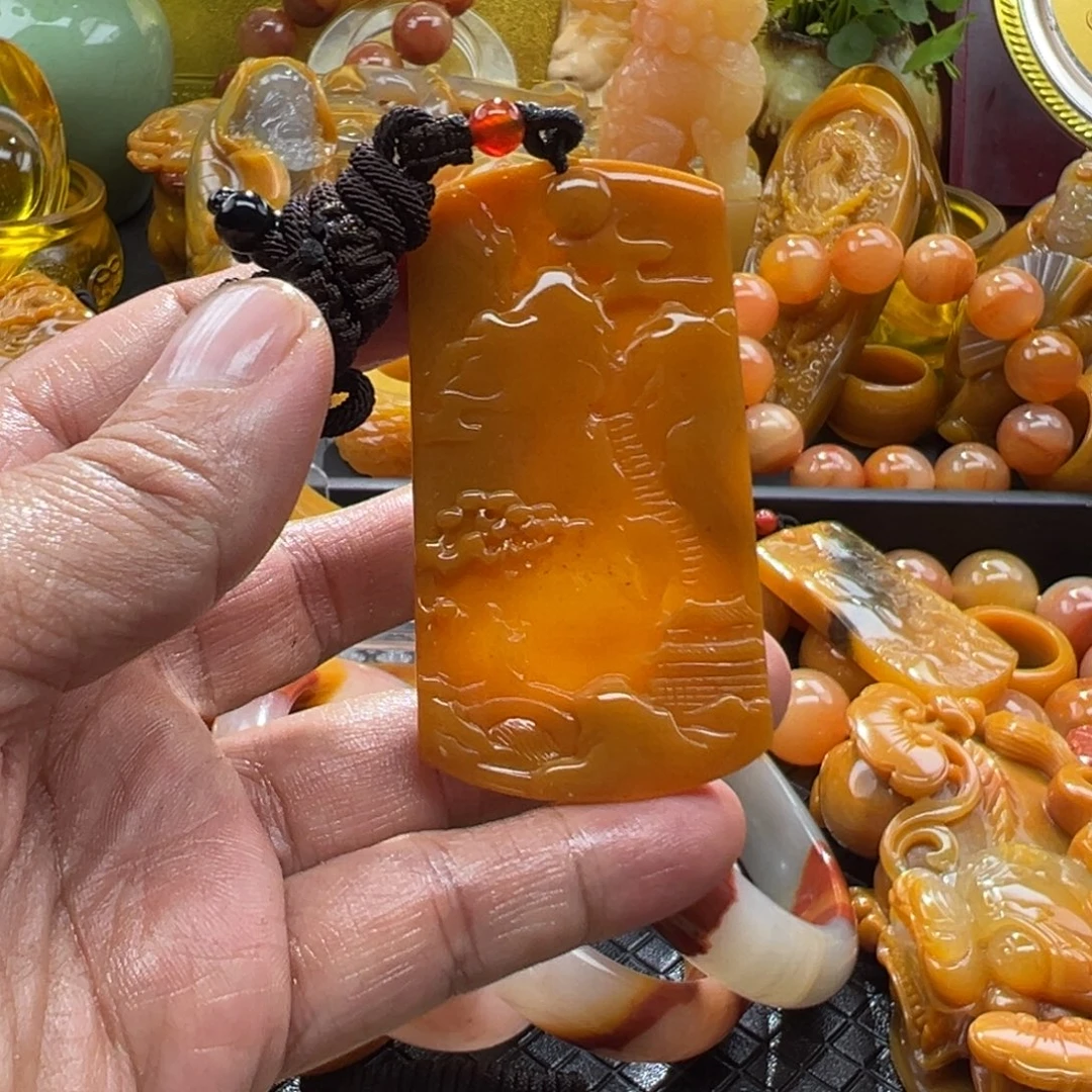 石英质玉未镶嵌颈饰