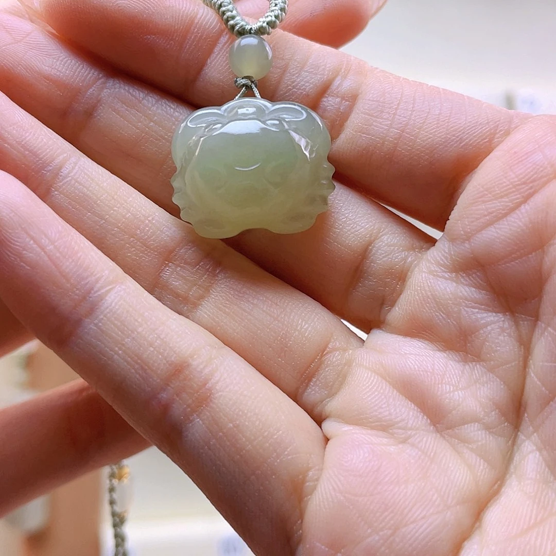 和田玉吊坠(赠链)未镶嵌亿**气