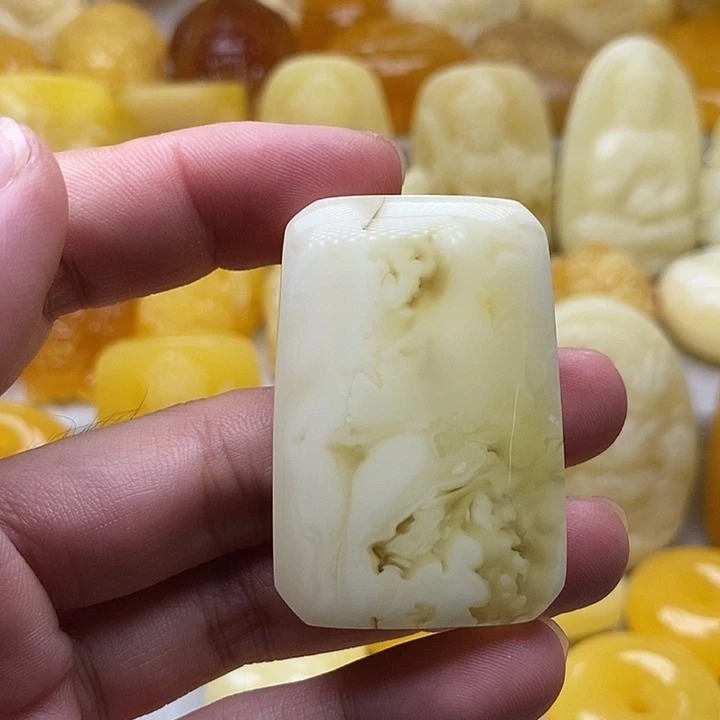 琥珀颈饰未镶嵌琥珀蜜蜡吊坠