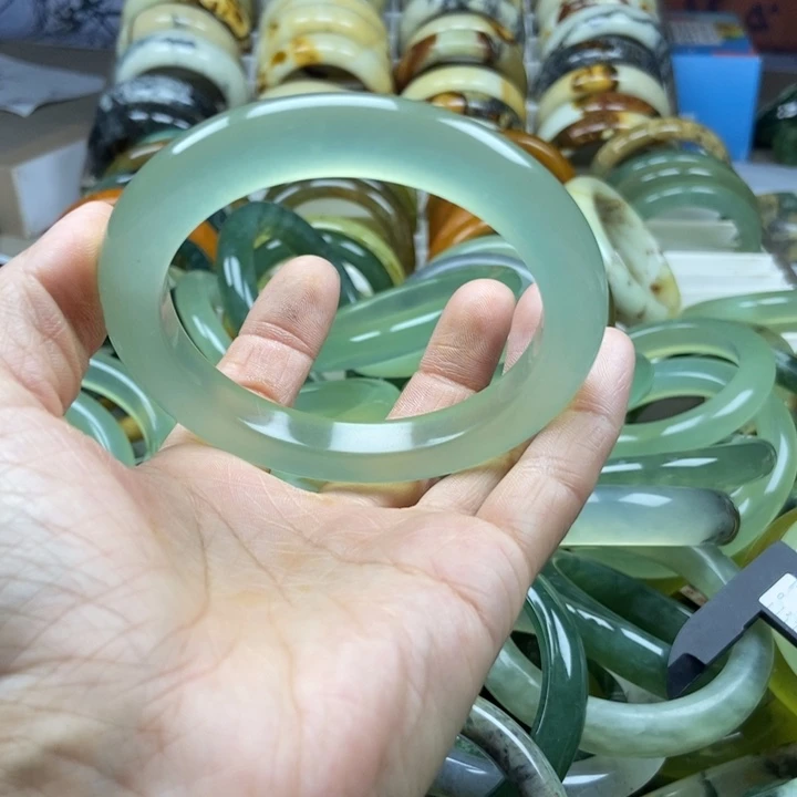 家***宝蛇纹石玉未镶嵌手镯