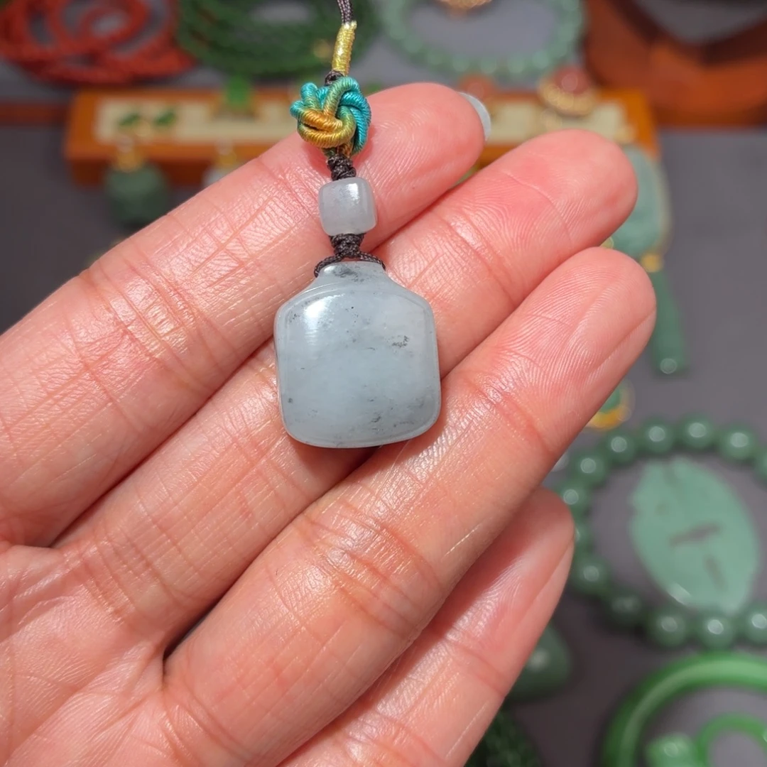 桃***白和田玉未镶嵌颈饰