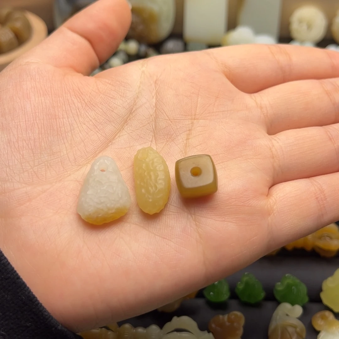 和田玉颈饰未镶嵌迷*