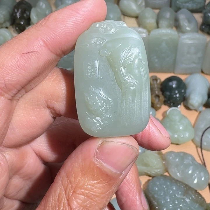 和田玉未镶嵌颈饰