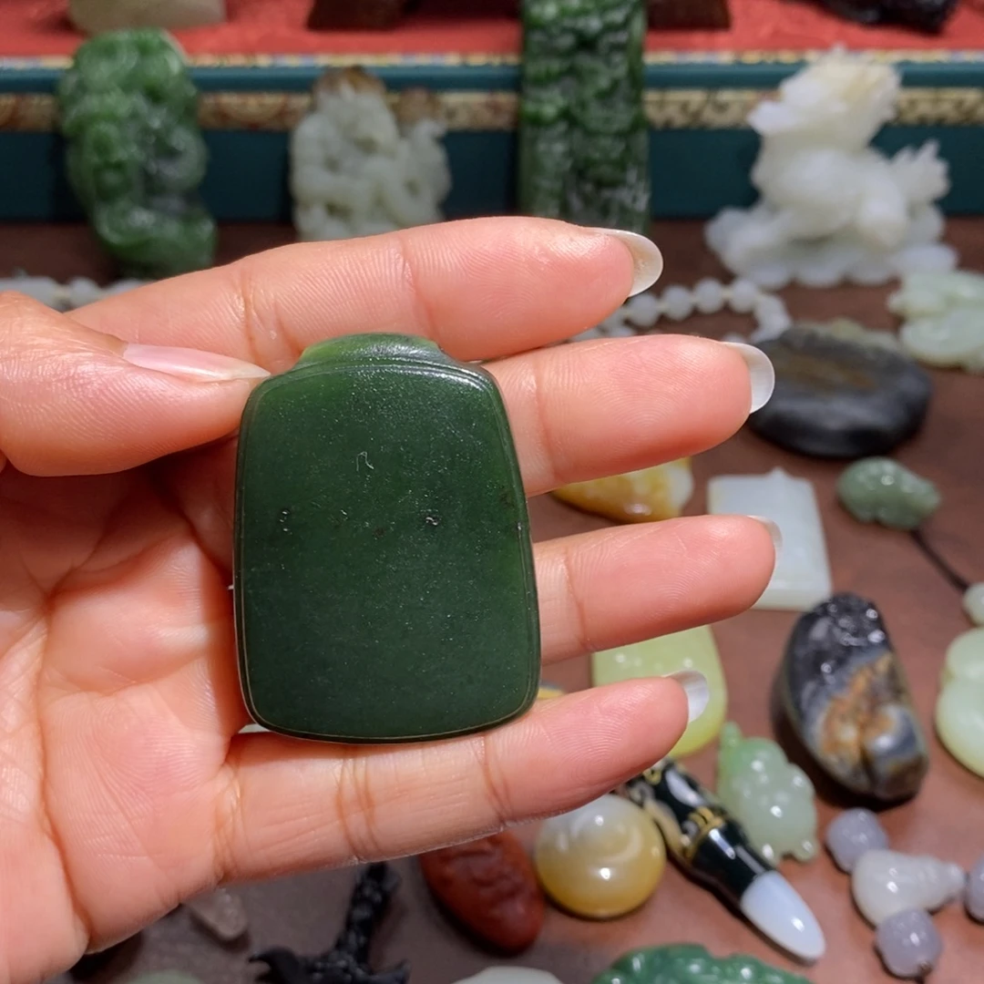 期***试和田玉未镶嵌颈饰