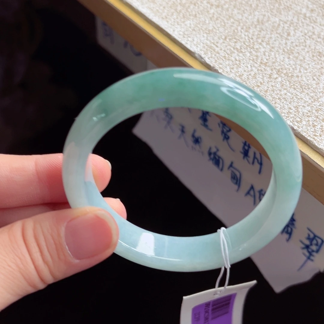 翡翠未镶嵌手镯手镯