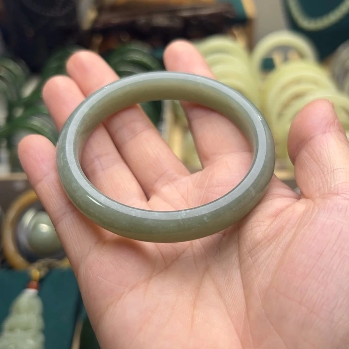 和田玉手镯未镶嵌58.4圈围10177