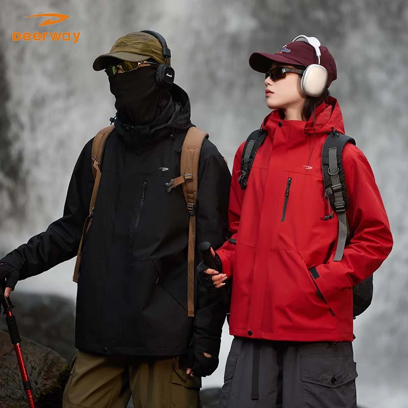 德尔惠新款户外冲锋夹克情侣款防风防水登山运动宽松外套休闲夹克