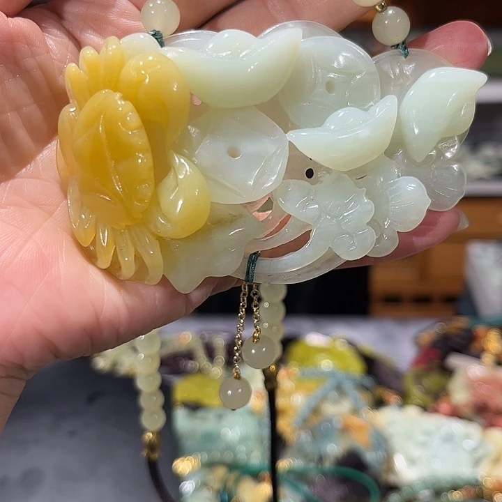 未镶嵌岫玉毛衣链