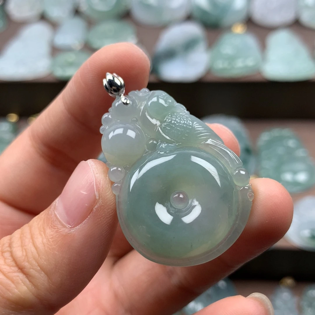 颈饰18K金镶嵌翡翠天然翡翠