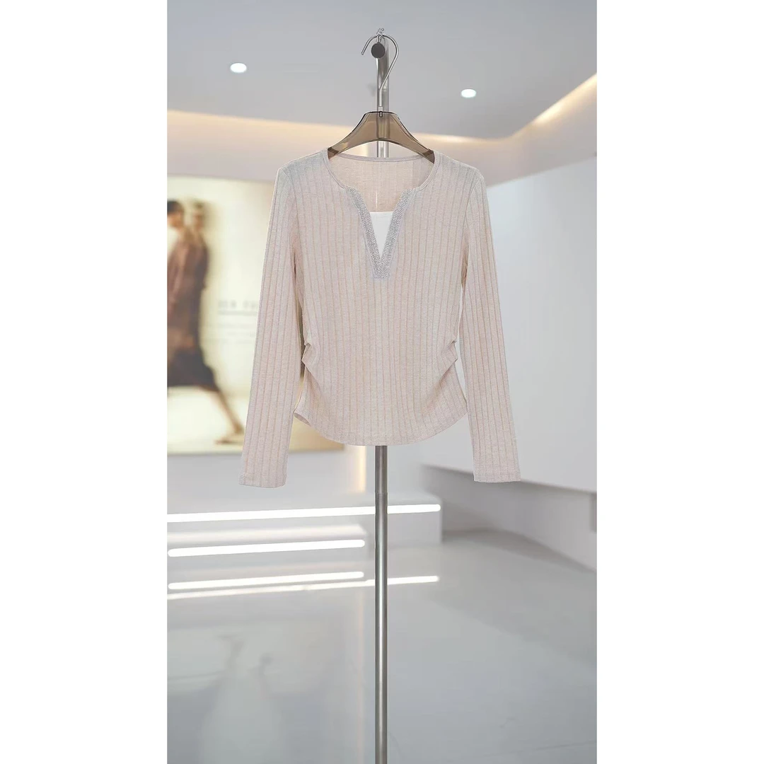 【专柜正品】修身秋季V领拼接长袖常规型休闲抗起球T恤假两件上衣女