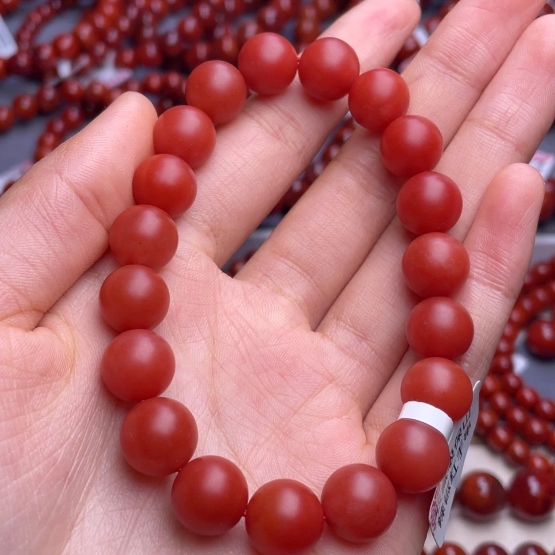 南红玛瑙未镶嵌其他11mm收藏级保山辣椒红满肉圆珠手串