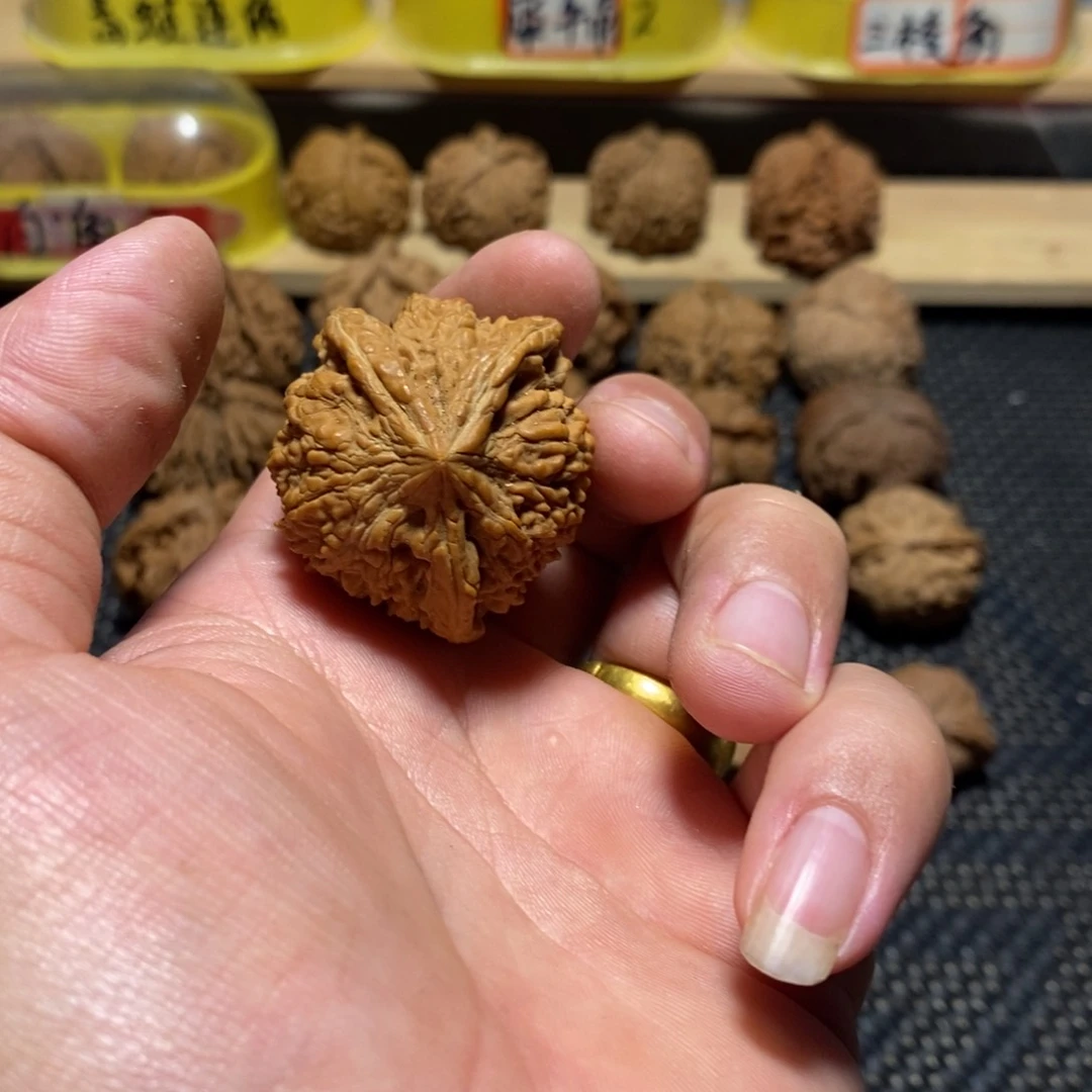 云***客文玩核桃吊坠异形