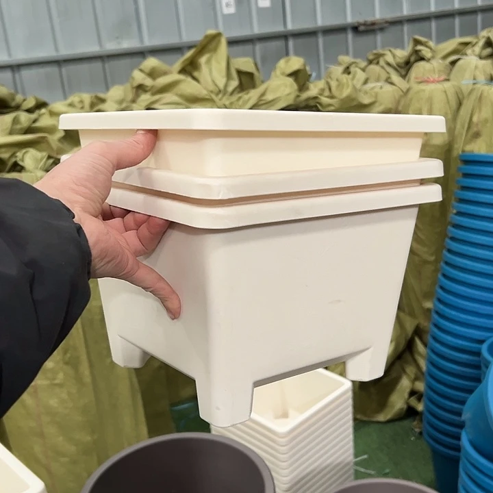 微瑕米白方球根26外径19高3个盆