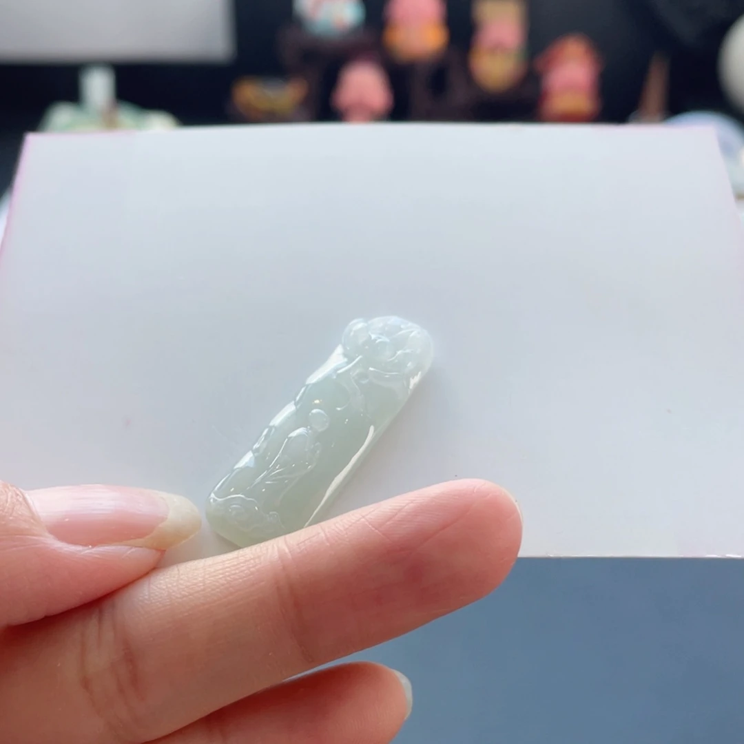 翡翠未镶嵌颈饰吊坠