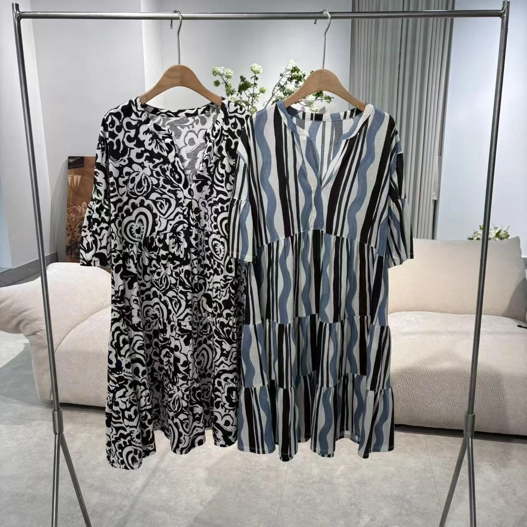 【特价】CLYQ4432 意大利客人订单 2025新款条纹印花褶皱连衣裙