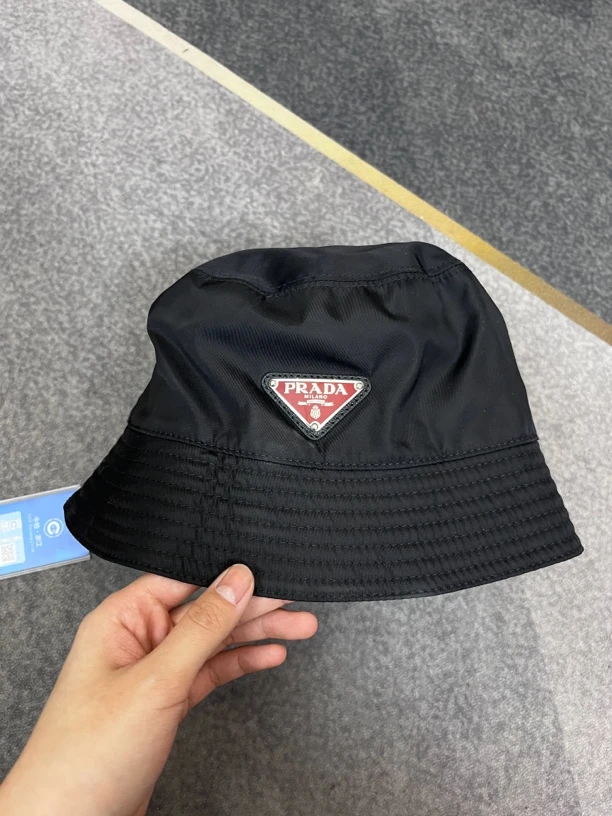 Prada黑色渔夫帽95新