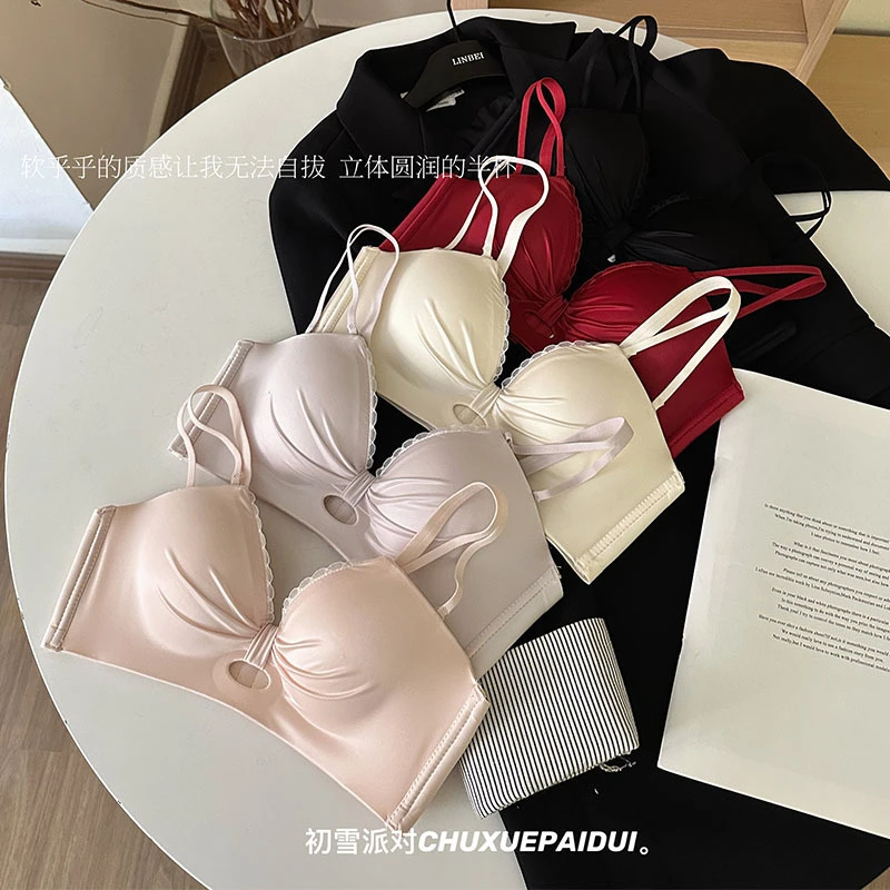 少女光感缎面无痕半杯内衣学生党直播代发加厚美背文胸罩外贸跨境