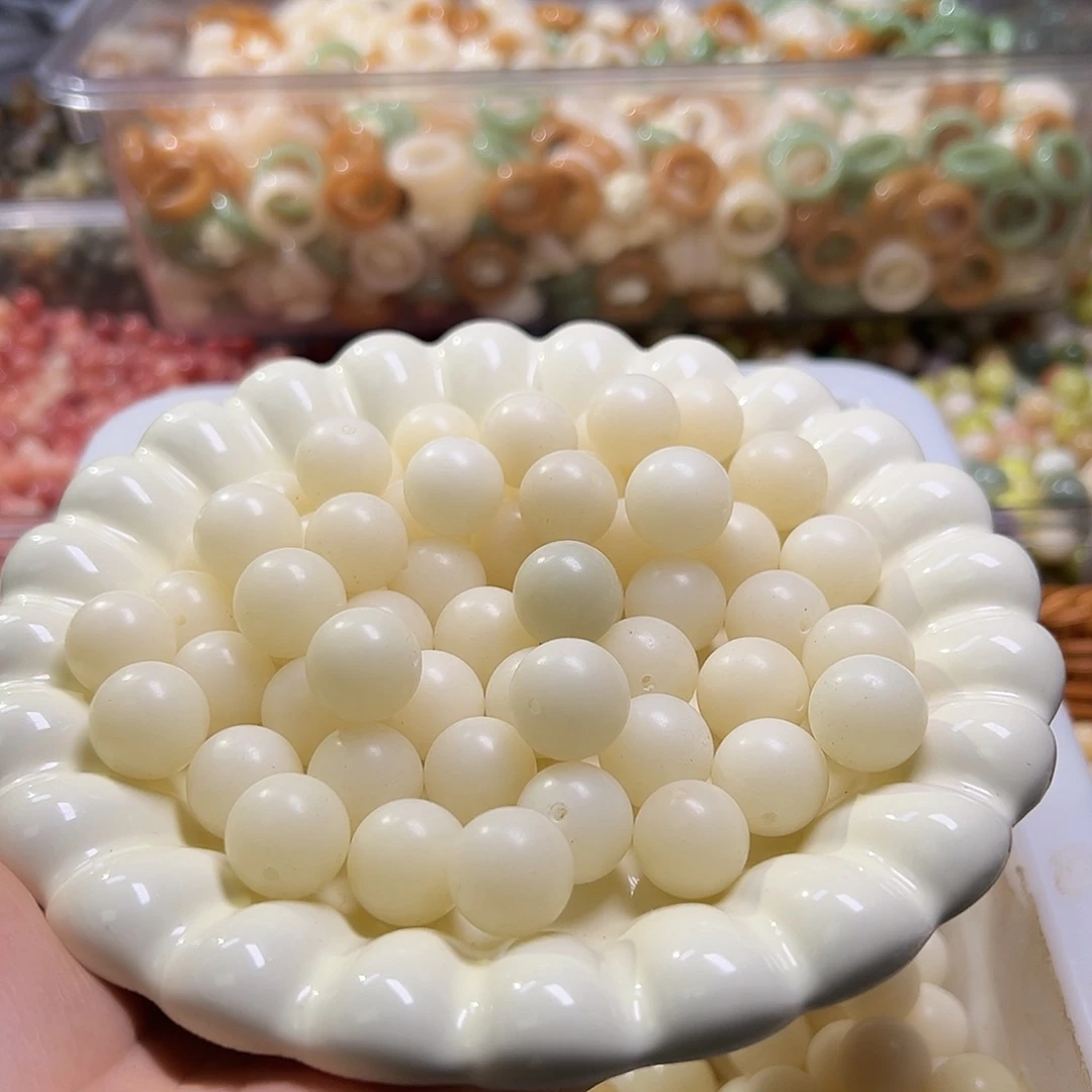 白玉菩提吊坠瑕疵15大白圆60颗