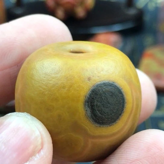 利***哥玛瑙/玉髓未镶嵌配珠挂件