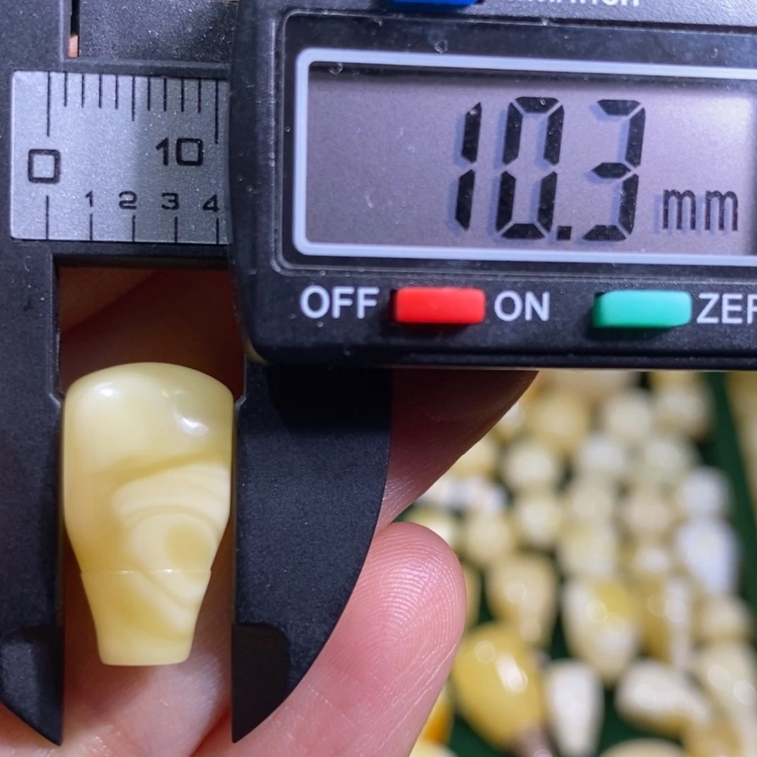 蜜蜡未镶嵌裸石配饰