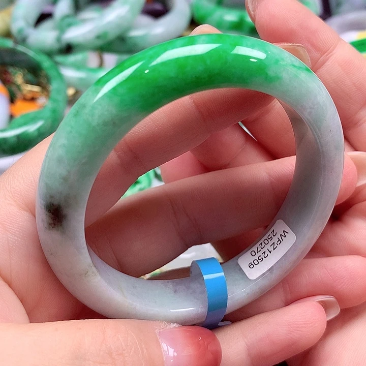 翡翠未镶嵌手镯翡翠手镯