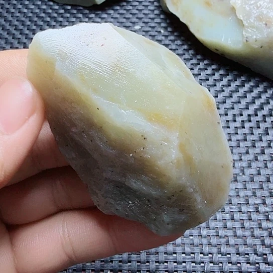 和田玉（糖玉）未镶嵌珠宝半成品