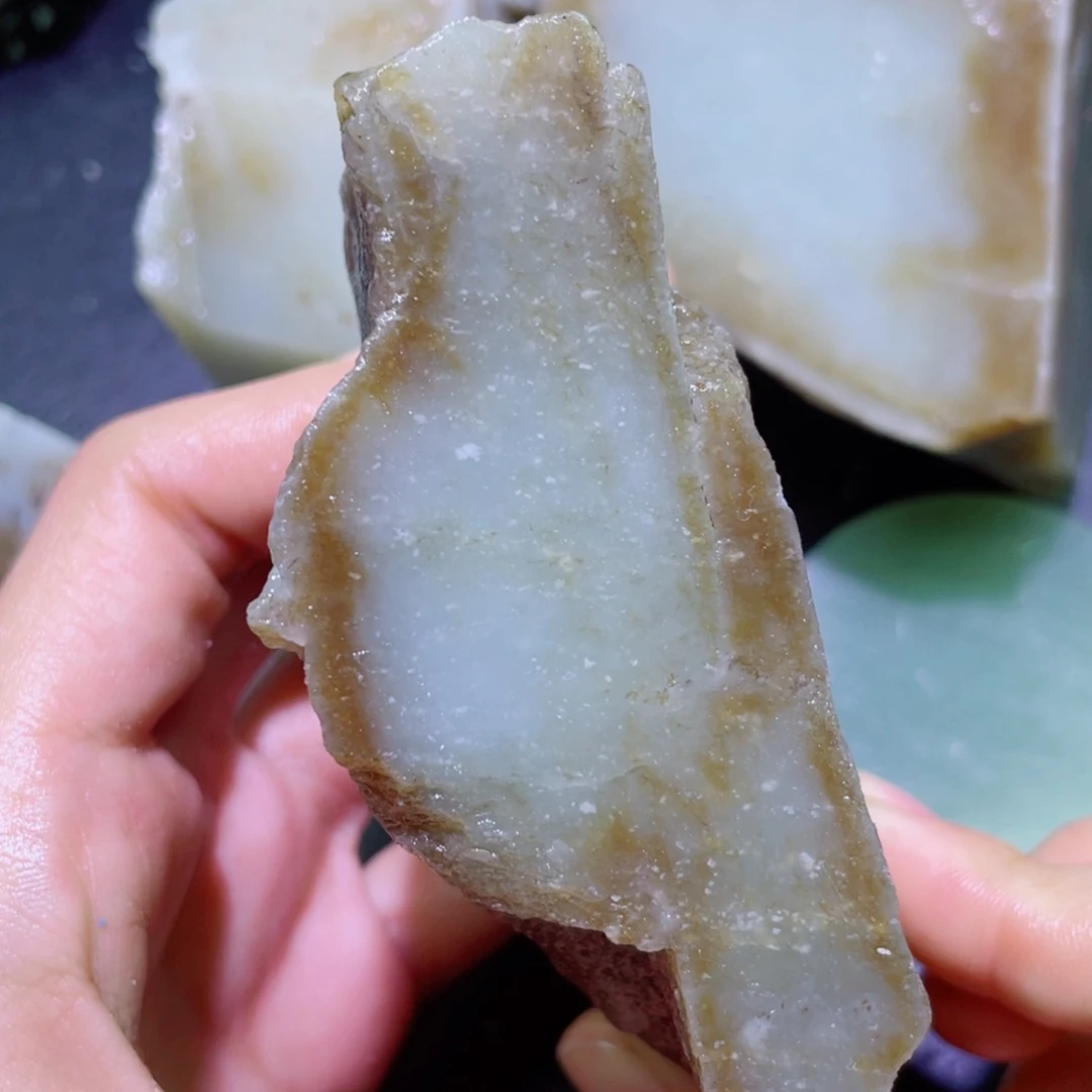 和田玉未镶嵌珠宝半成品