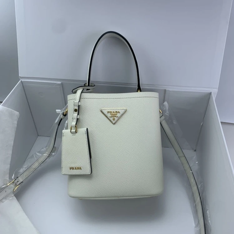 95新 Prada/普拉达 /KIKI/单肩包/16407220