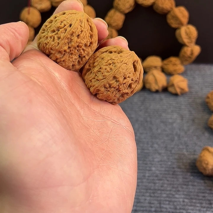 把件文玩核桃南疆石36尺